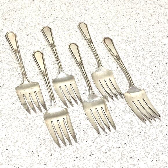 Rogers Silverplate individual salad or dessert forks set of 6 Claridge 1919 - Picture 3 of 5